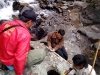 Team Kebumen2013.com, sedang mengukur kedalaman dan diameter situs watu lumpang