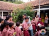 Ravie Ananda membagikan lembar uji ketelitian APA2MON